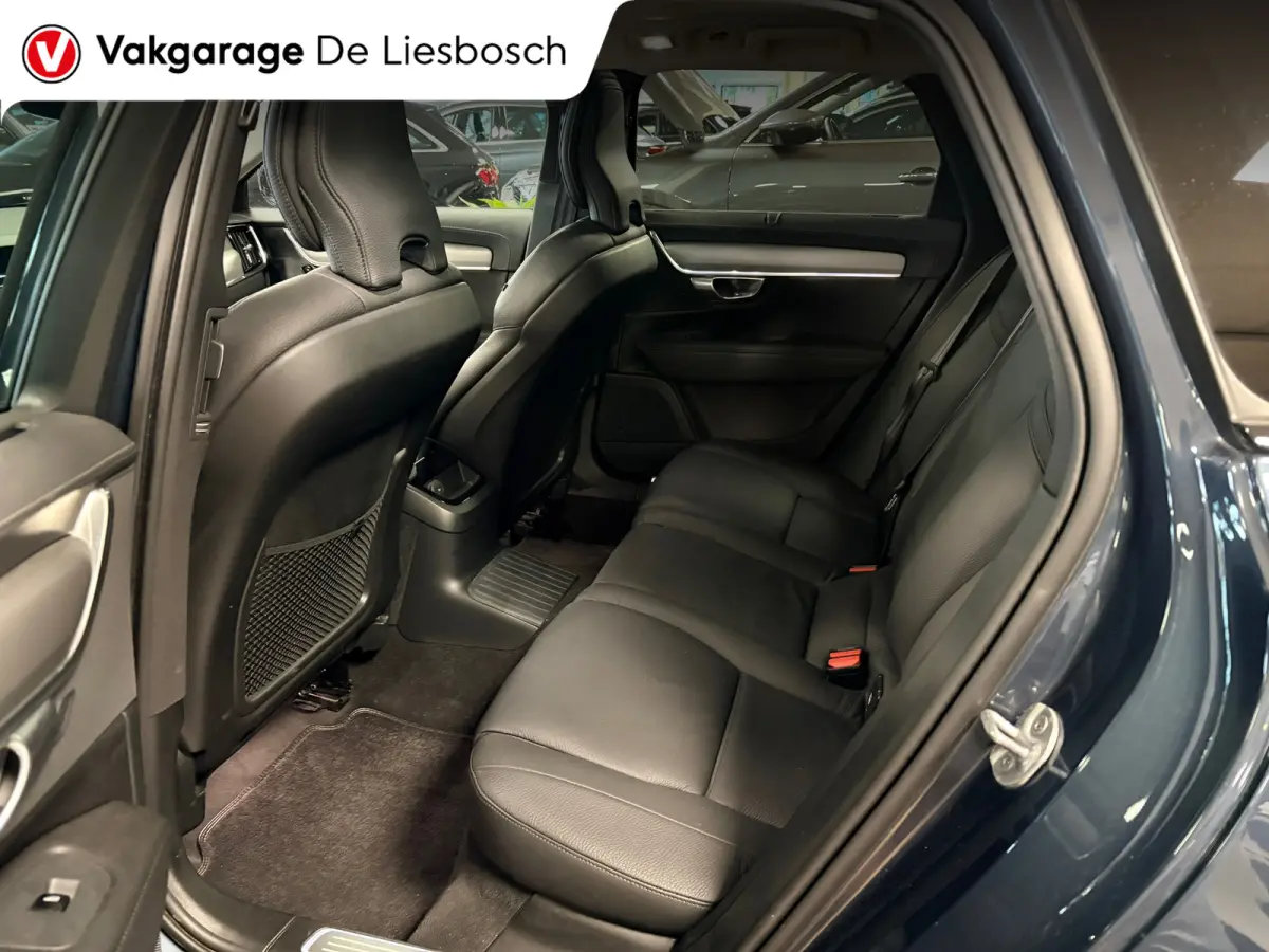 2.0 T8 Plug-in hybrid AWD Ultimate Dark / Panoramadak / leder / trekhaak / camera / Harman Kardon audio