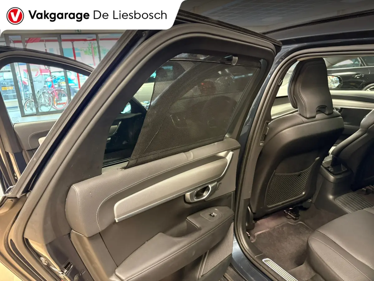2.0 T8 Plug-in hybrid AWD Ultimate Dark / Panoramadak / leder / trekhaak / camera / Harman Kardon audio