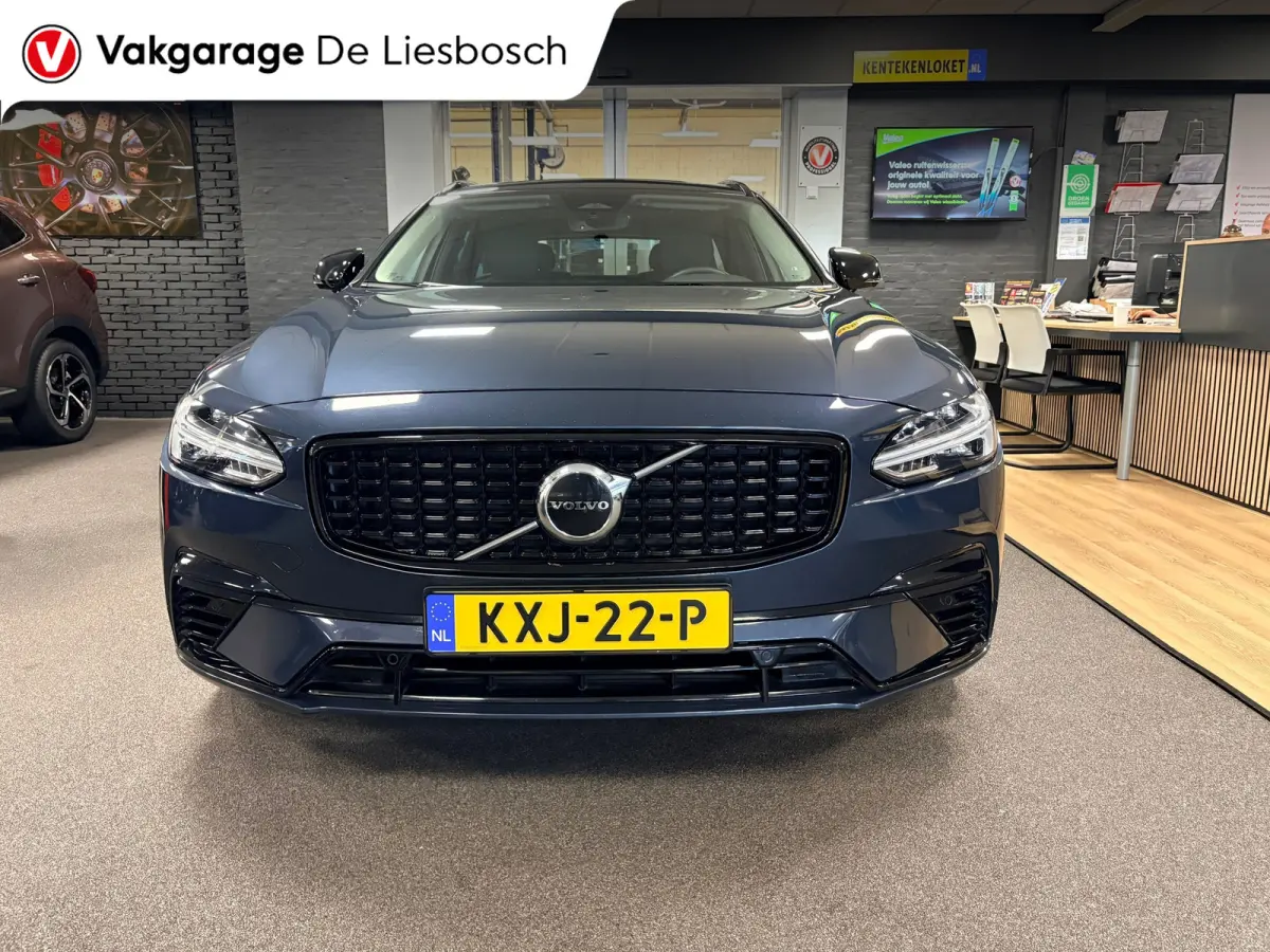 2.0 T8 Plug-in hybrid AWD Ultimate Dark / Panoramadak / leder / trekhaak / camera / Harman Kardon audio