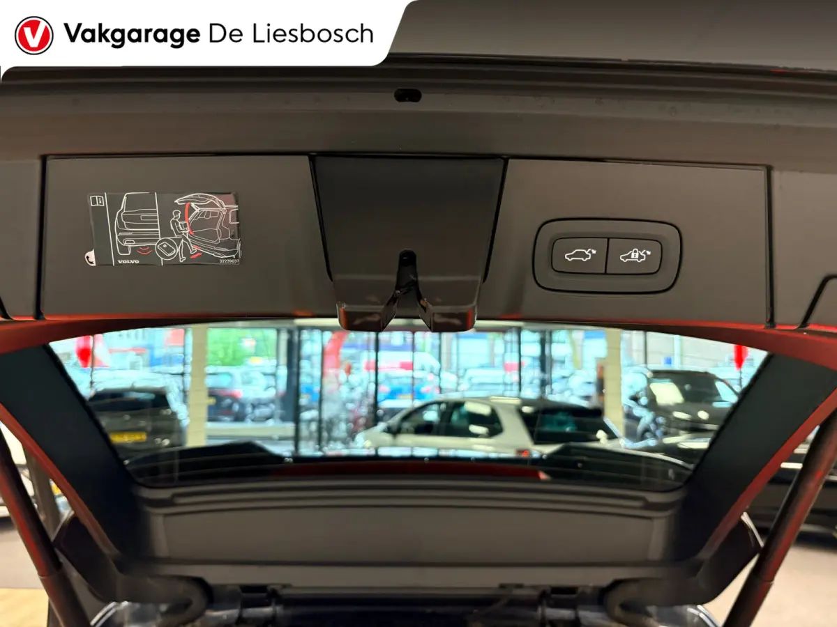 2.0 T8 Plug-in hybrid AWD Ultimate Dark / Panoramadak / leder / trekhaak / camera / Harman Kardon audio