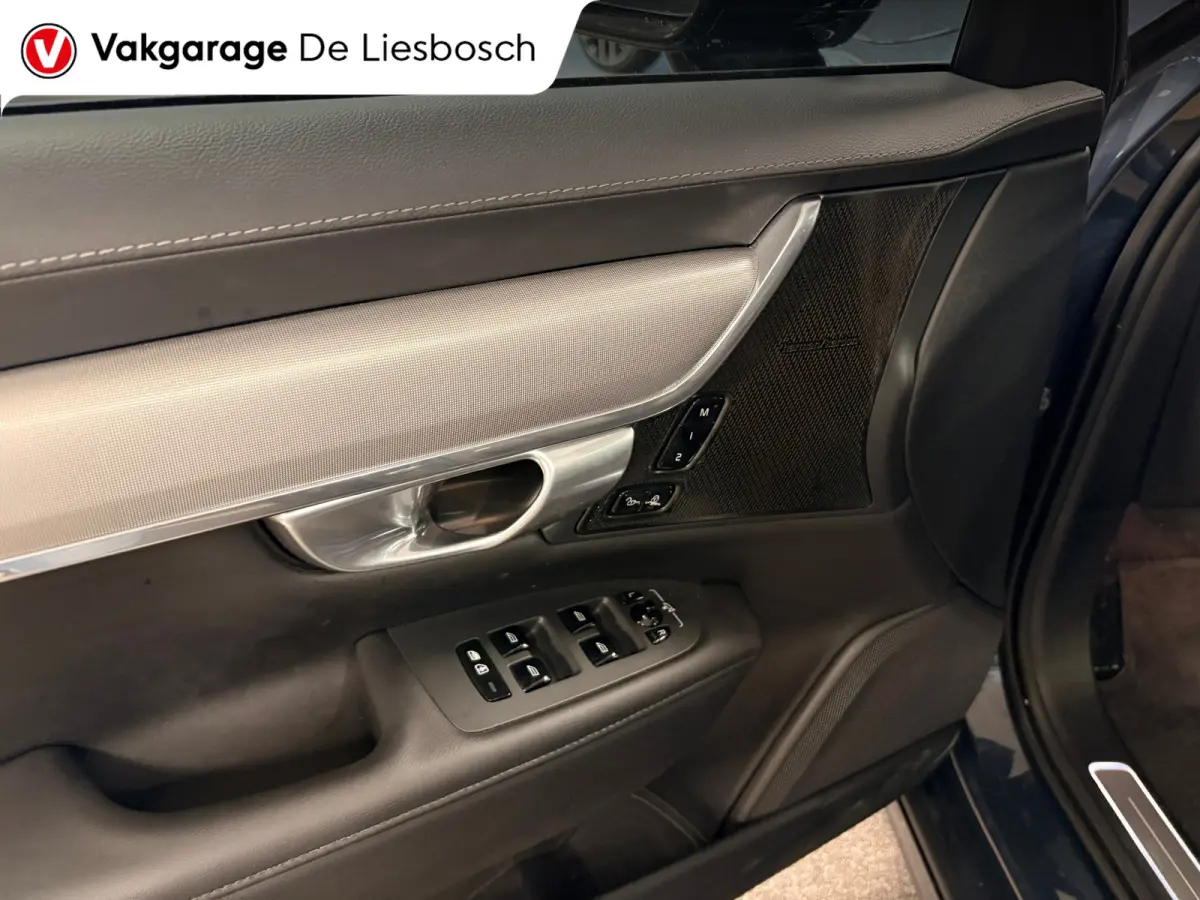 2.0 T8 Plug-in hybrid AWD Ultimate Dark / Panoramadak / leder / trekhaak / camera / Harman Kardon audio