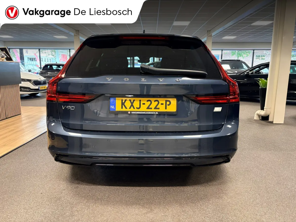 2.0 T8 Plug-in hybrid AWD Ultimate Dark / Panoramadak / leder / trekhaak / camera / Harman Kardon audio