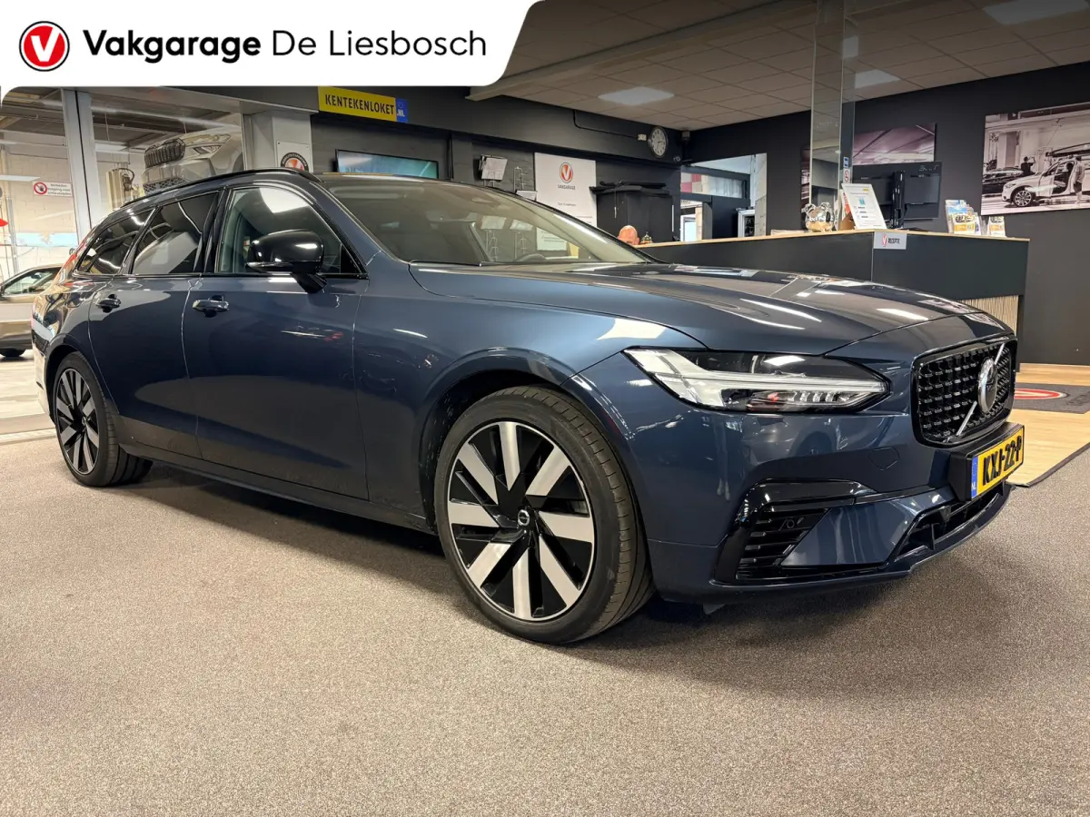 2.0 T8 Plug-in hybrid AWD Ultimate Dark / Panoramadak / leder / trekhaak / camera / Harman Kardon audio