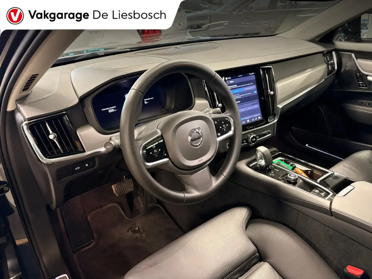 2.0 T8 Plug-in hybrid AWD Ultimate Dark / Panoramadak / leder / trekhaak / camera / Harman Kardon audio