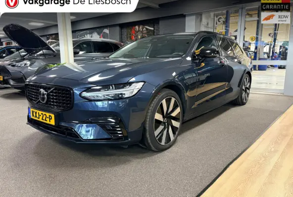 2.0 T8 Plug-in hybrid AWD Ultimate Dark / Panoramadak / leder / trekhaak / camera / Harman Kardon audio