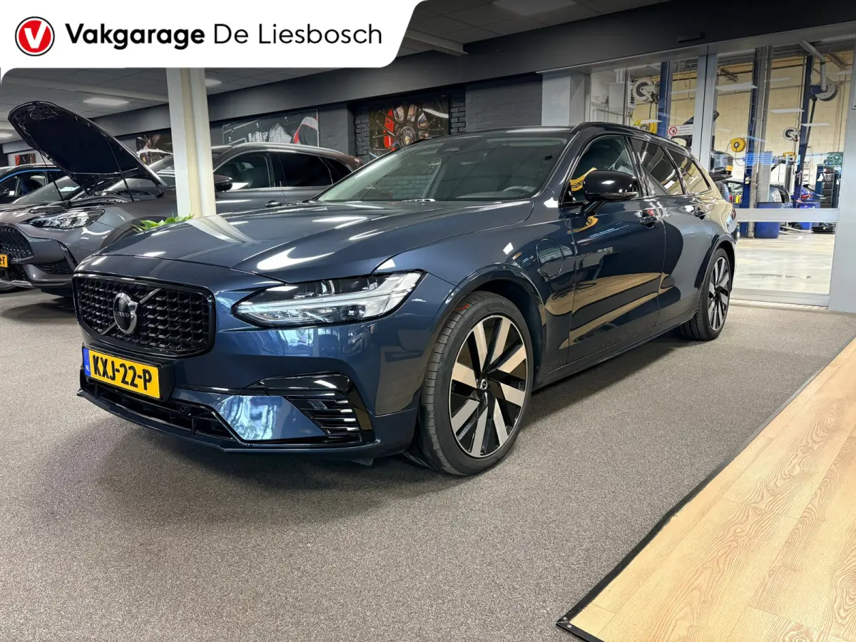 2.0 T8 Plug-in hybrid AWD Ultimate Dark / Panoramadak / leder / trekhaak / camera / Harman Kardon audio