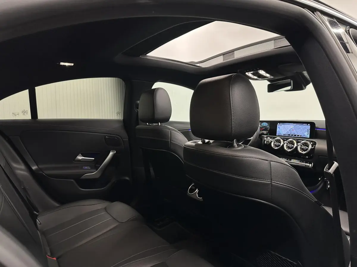 180 Business Solution Luxury PANO CAMERA SFEERVERLICHTING NAVI CARPLAY.