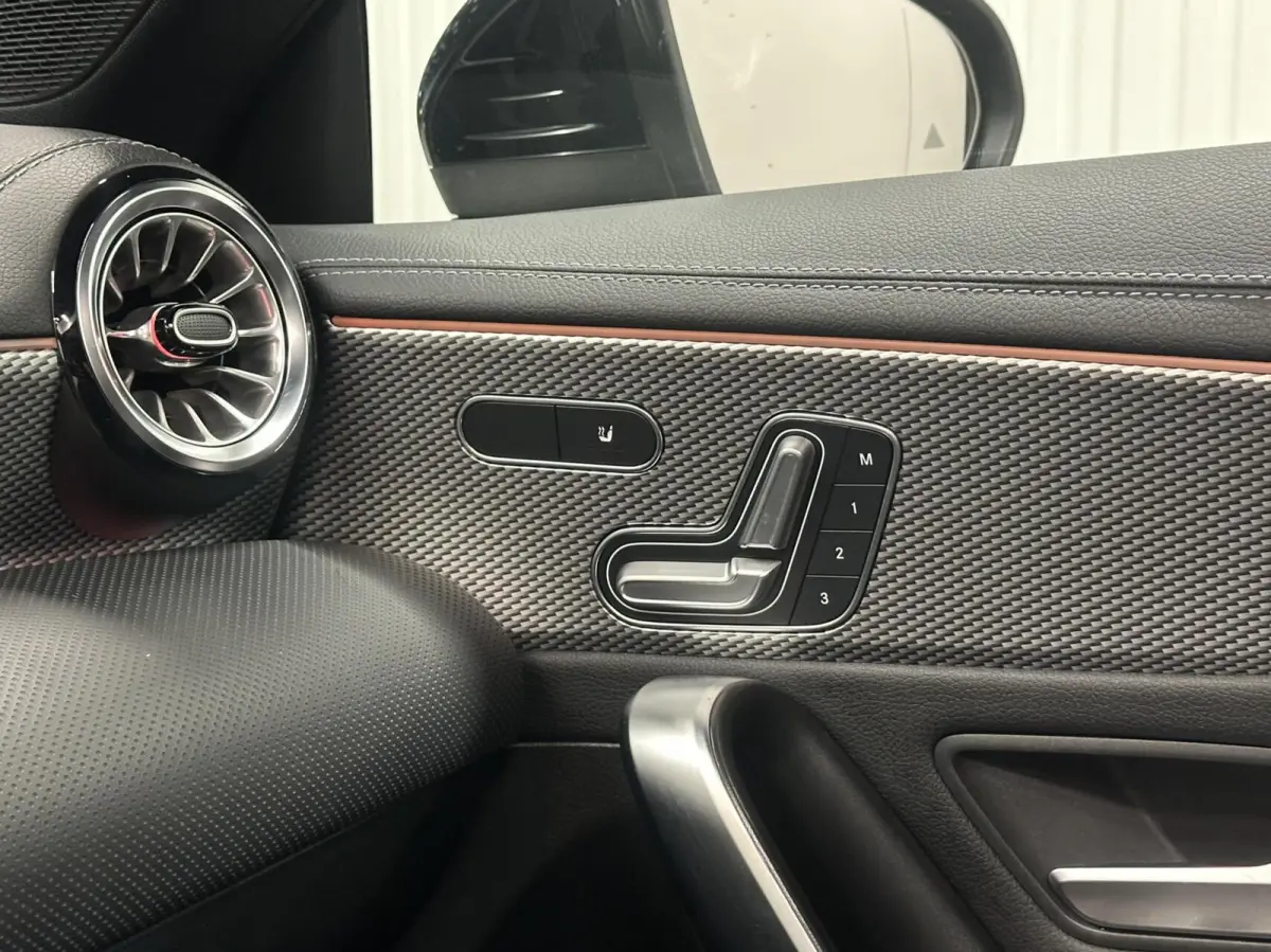 180 Business Solution Luxury PANO CAMERA SFEERVERLICHTING NAVI CARPLAY.