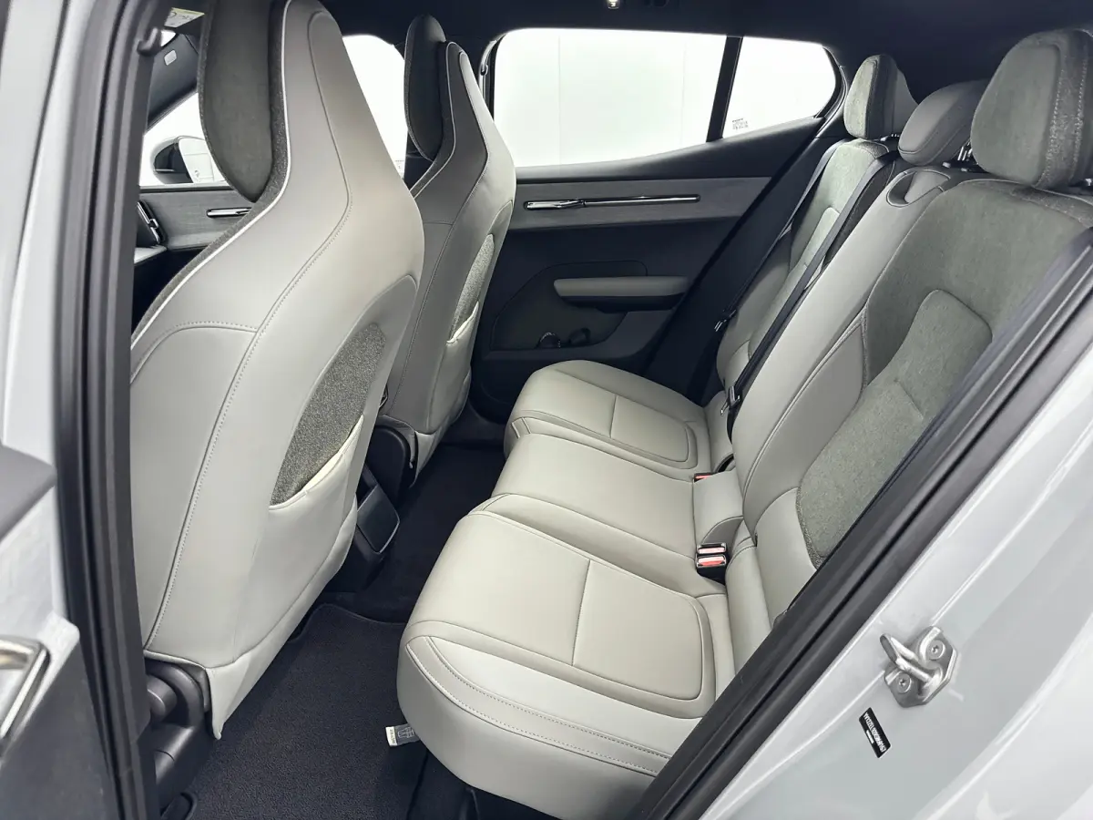 Single Motor Extended Range Plus 69 kWh | 19" | Wool Blend | Stoel/Stuurverwarming | Warmtepomp | Keyless | Elektr. Achterklep | Harman Kardon | Adaptieve Cruise | BLIS