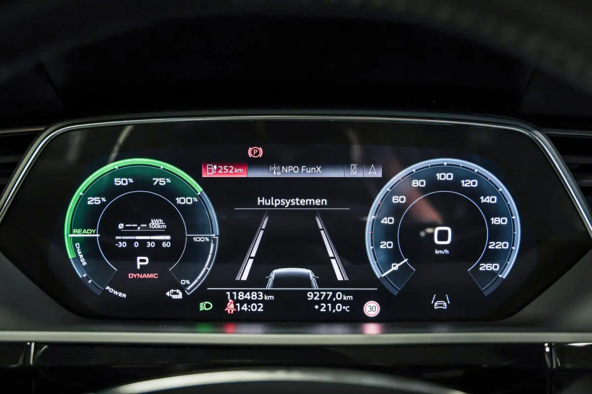 50 quattro 71 kWh Pro line|Pano|ACC