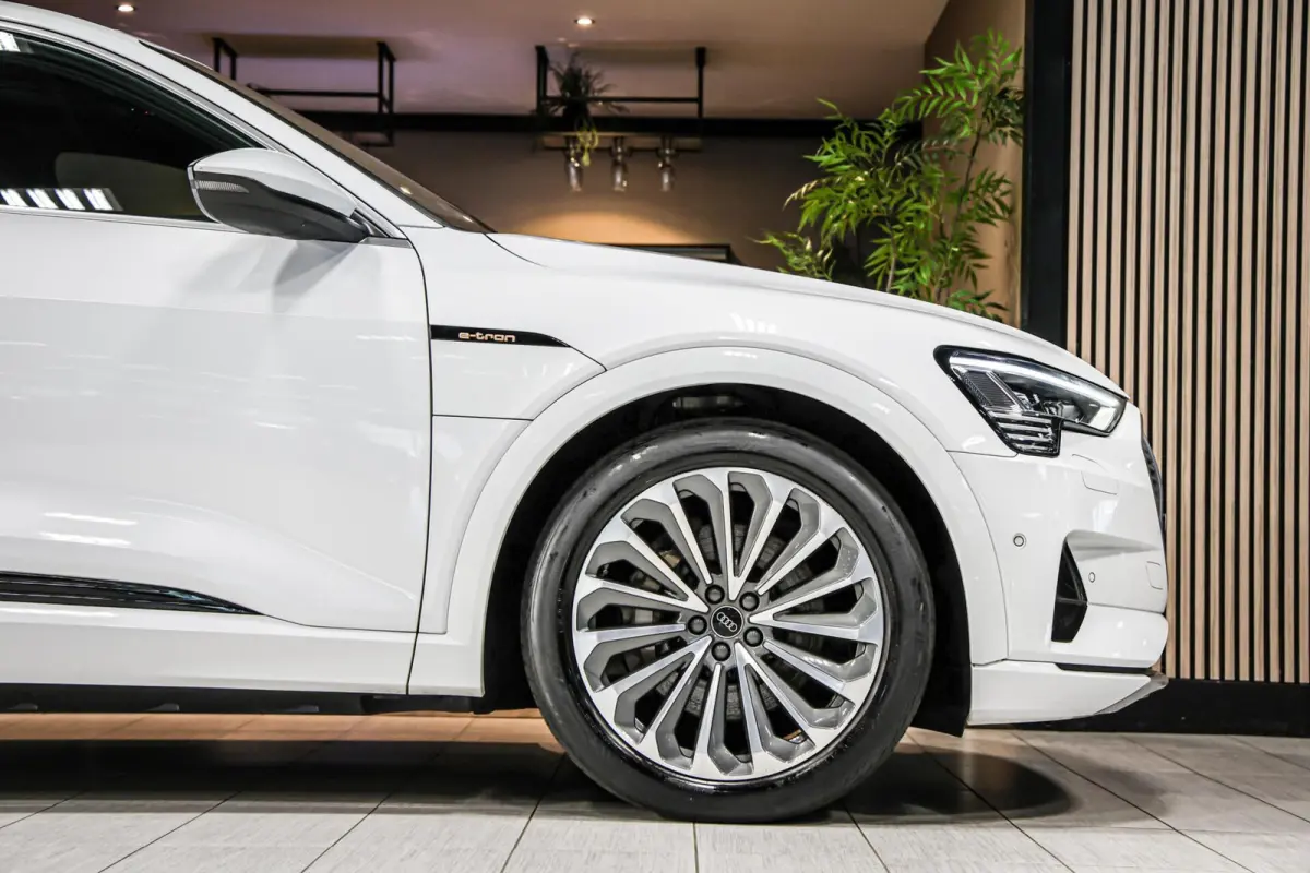 50 quattro 71 kWh Pro line|Pano|ACC