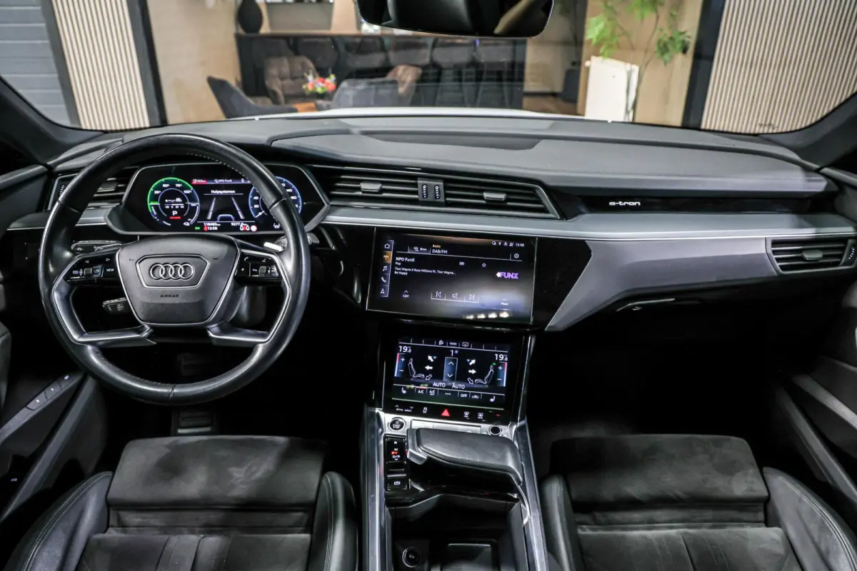 50 quattro 71 kWh Pro line|Pano|ACC