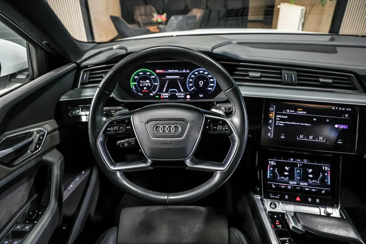 50 quattro 71 kWh Pro line|Pano|ACC
