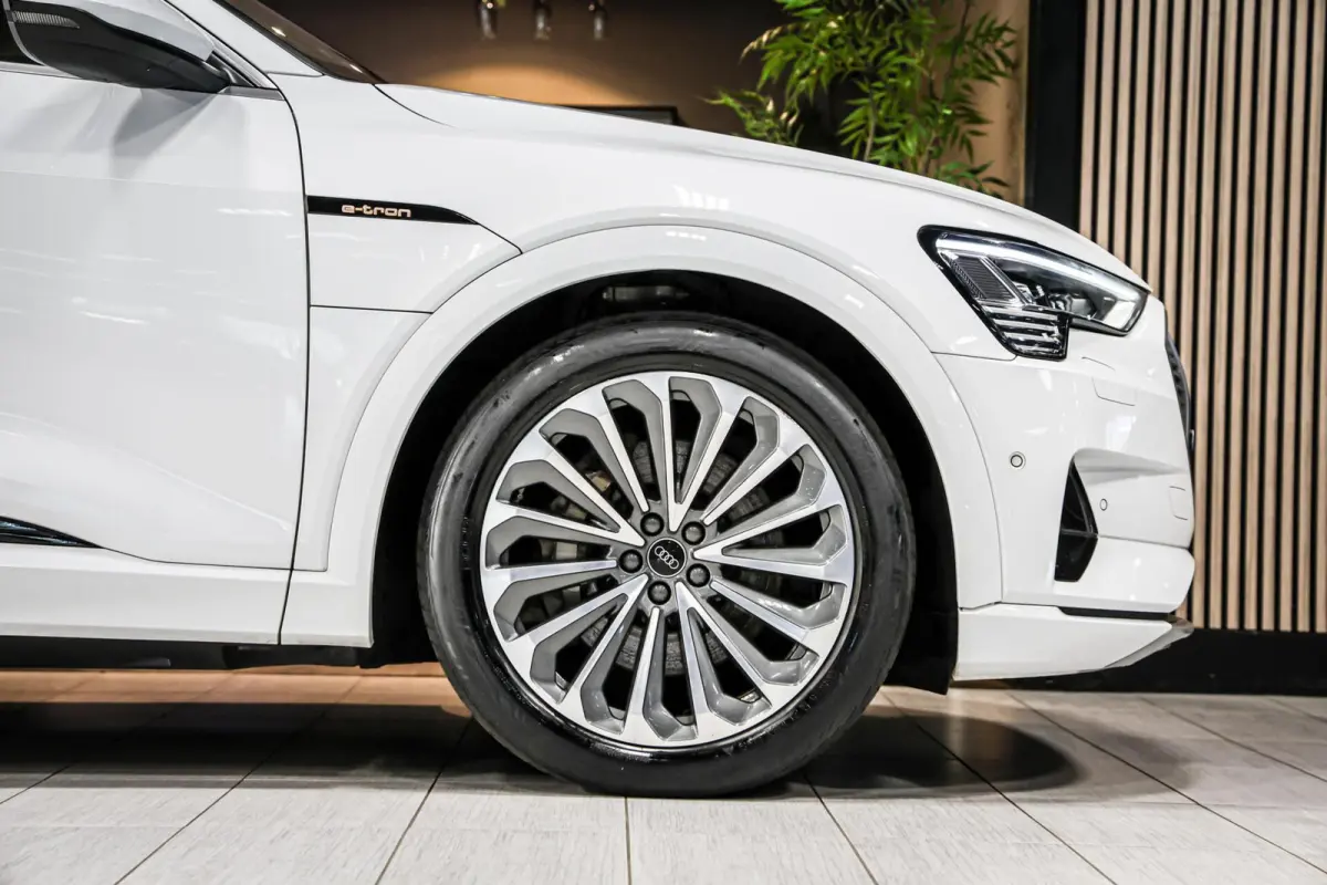 50 quattro 71 kWh Pro line|Pano|ACC