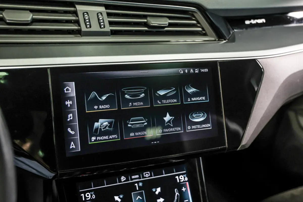 50 quattro 71 kWh Pro line|Pano|ACC