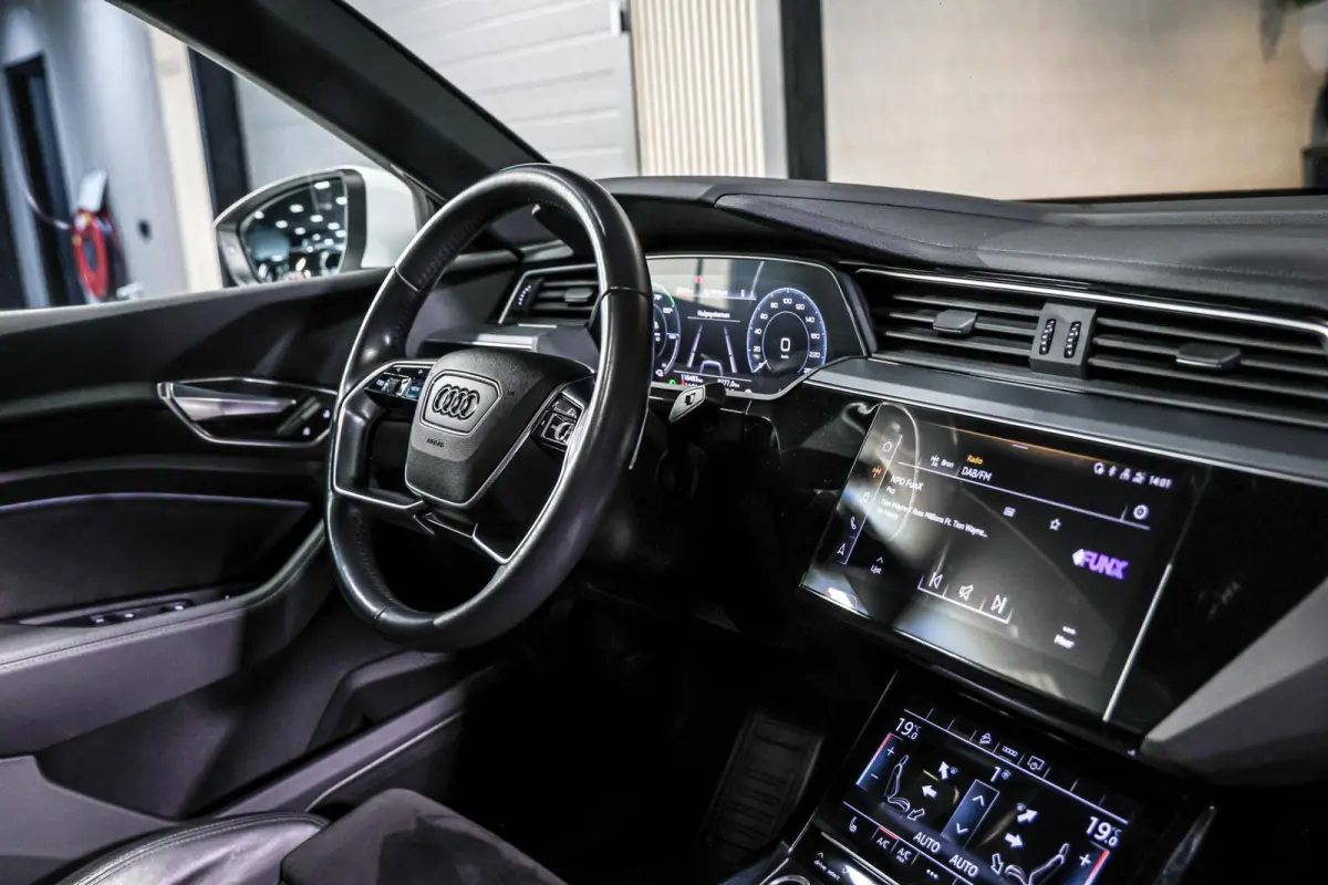50 quattro 71 kWh Pro line|Pano|ACC