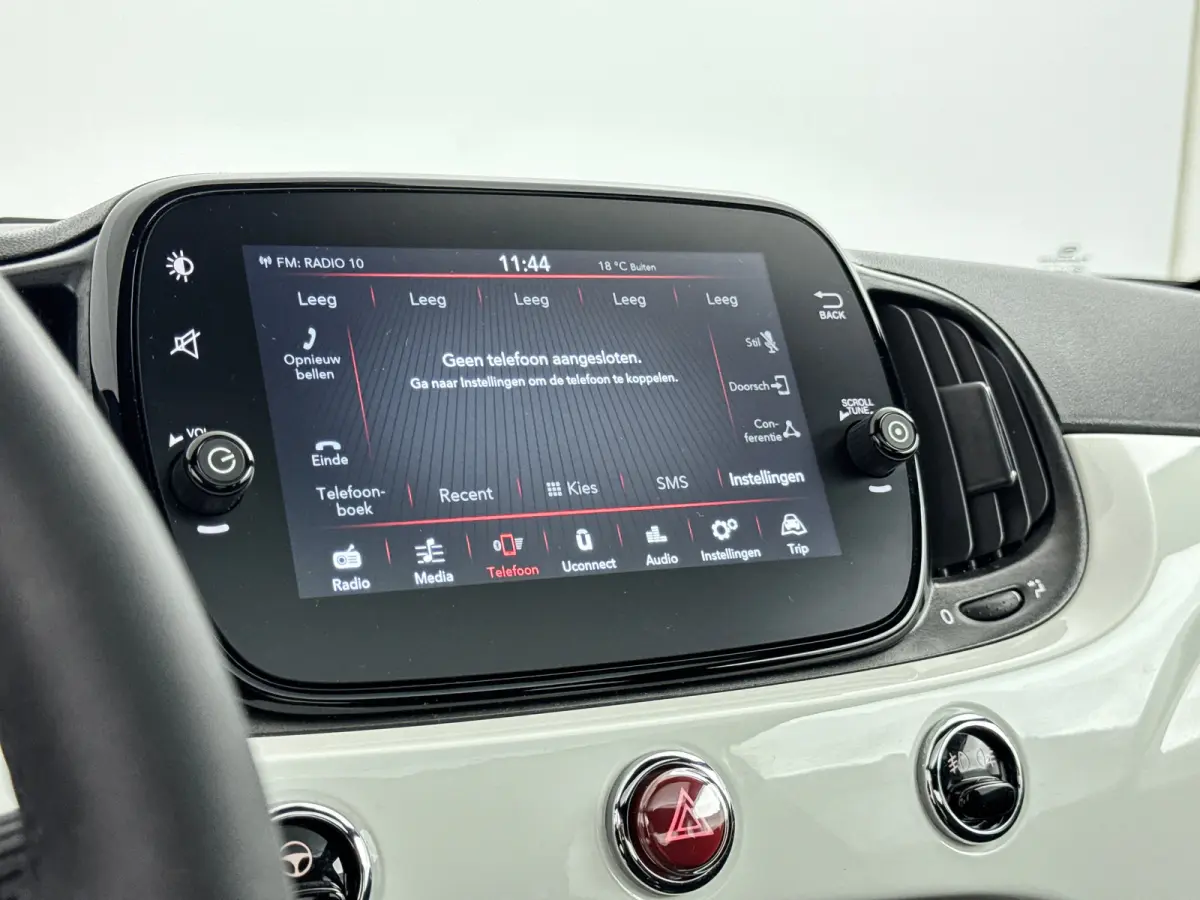 1.0 Hybrid Dolcevita | 15" | Panoramadak | Carplay | Cruise Control | PDC Achter | Climate Control