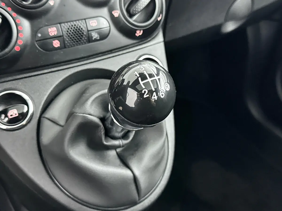 1.0 Hybrid Dolcevita | 15" | Panoramadak | Carplay | Cruise Control | PDC Achter | Climate Control