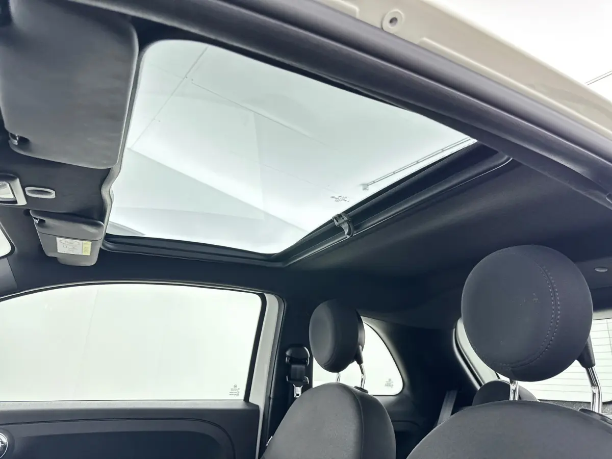 1.0 Hybrid Dolcevita | 15" | Panoramadak | Carplay | Cruise Control | PDC Achter | Climate Control