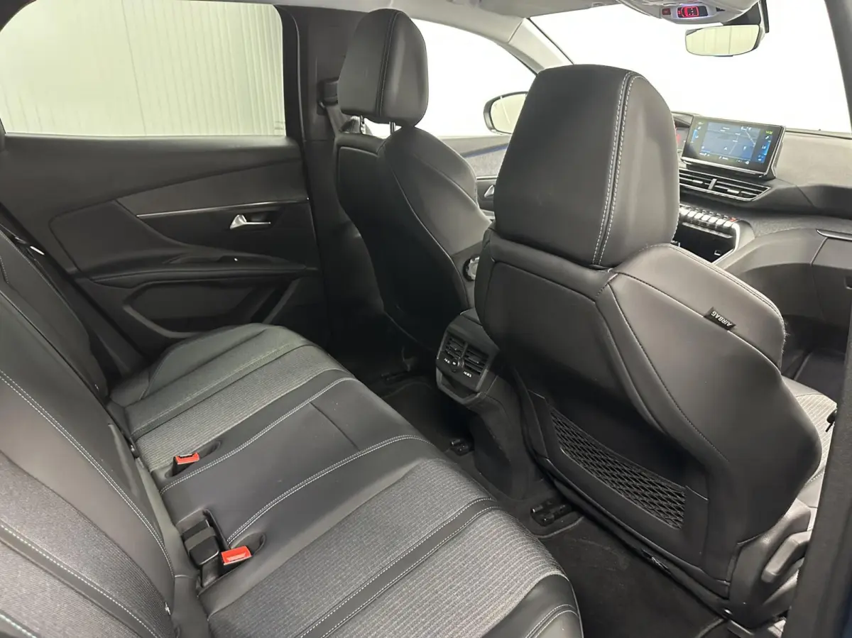 1.6 HYbrid 225 Allure Pack Business CARPLAY NAVI ECC ADAPTIEF CRUISE.