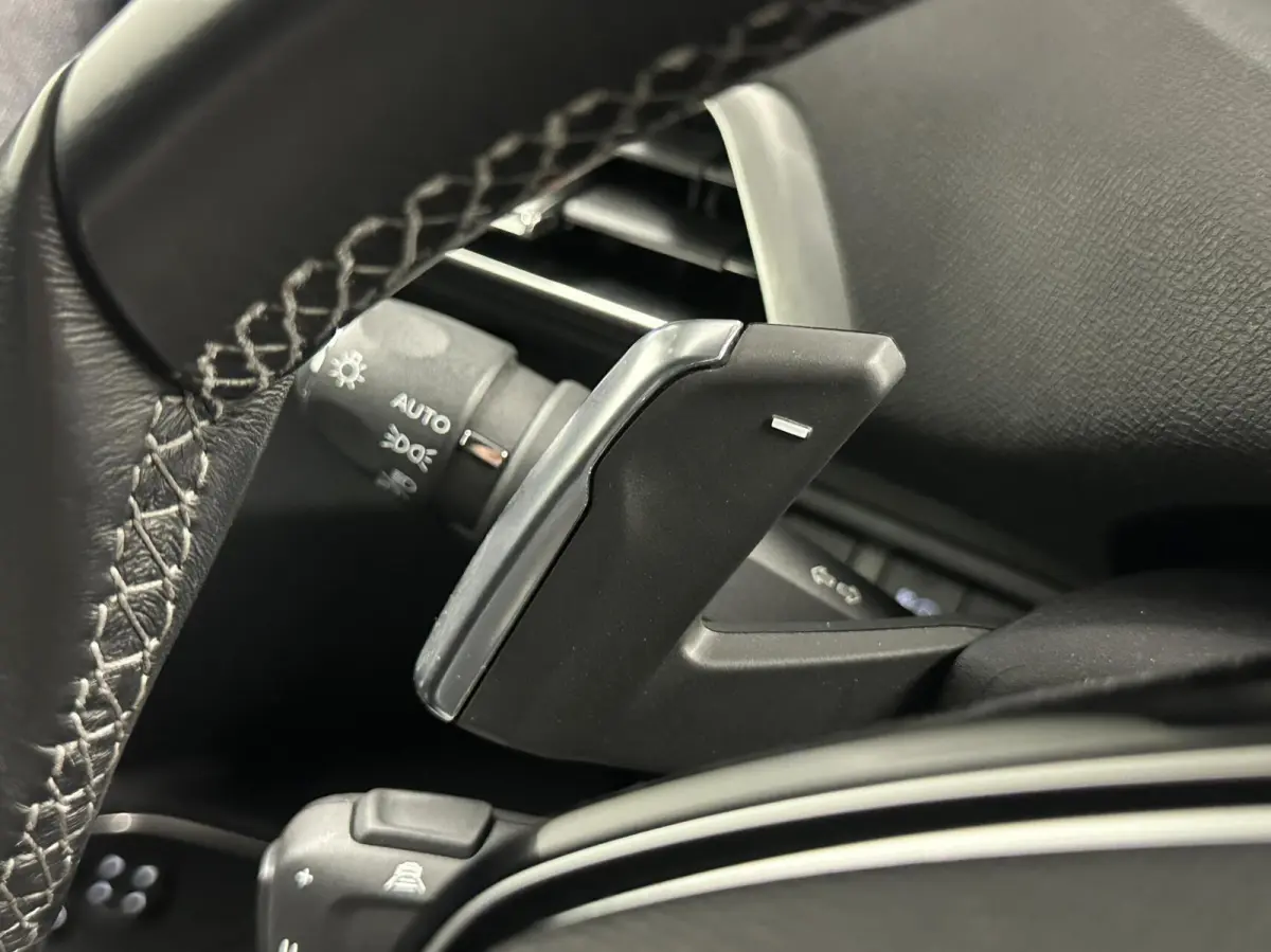 1.6 HYbrid 225 Allure Pack Business CARPLAY NAVI ECC ADAPTIEF CRUISE.