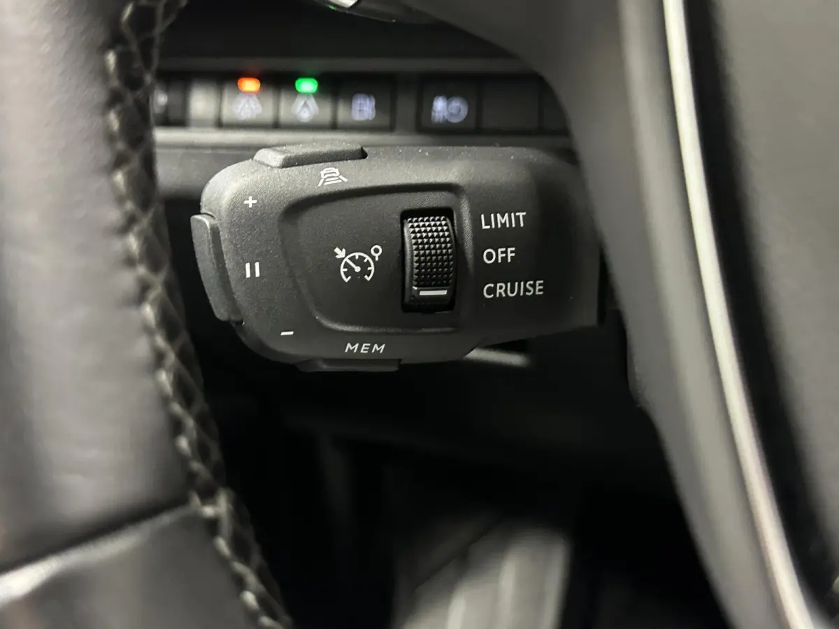 1.6 HYbrid 225 Allure Pack Business CARPLAY NAVI ECC ADAPTIEF CRUISE.