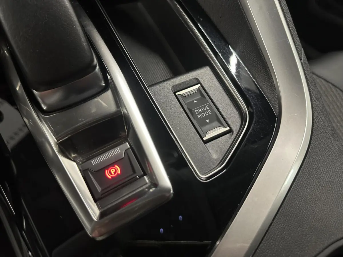1.6 HYbrid 225 Allure Pack Business CARPLAY NAVI ECC ADAPTIEF CRUISE.