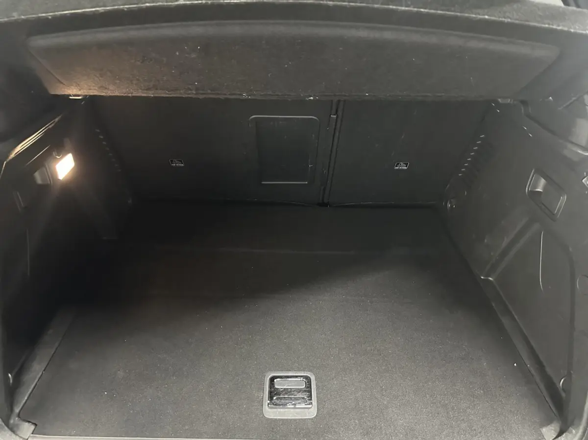 1.6 HYbrid 225 Allure Pack Business CARPLAY NAVI ECC ADAPTIEF CRUISE.