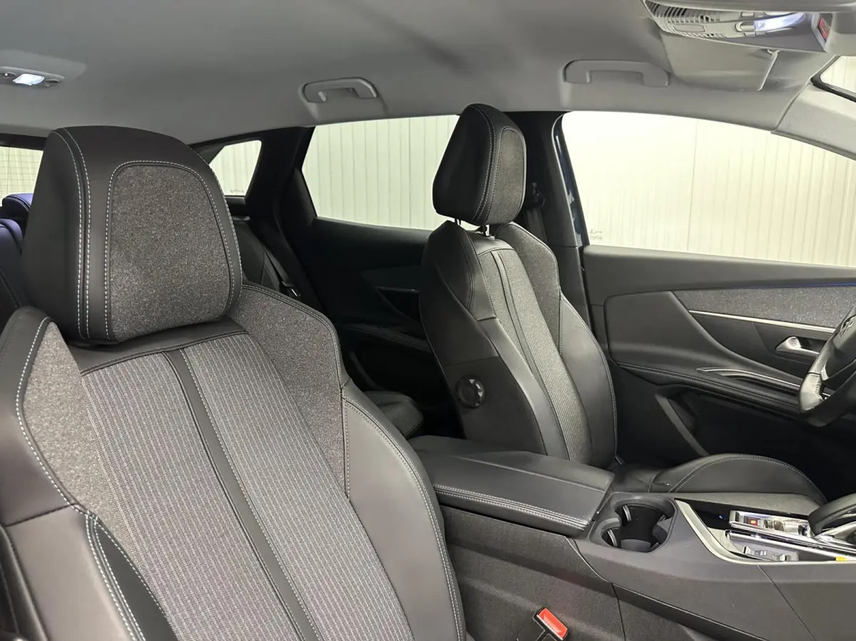 1.6 HYbrid 225 Allure Pack Business CARPLAY NAVI ECC ADAPTIEF CRUISE.