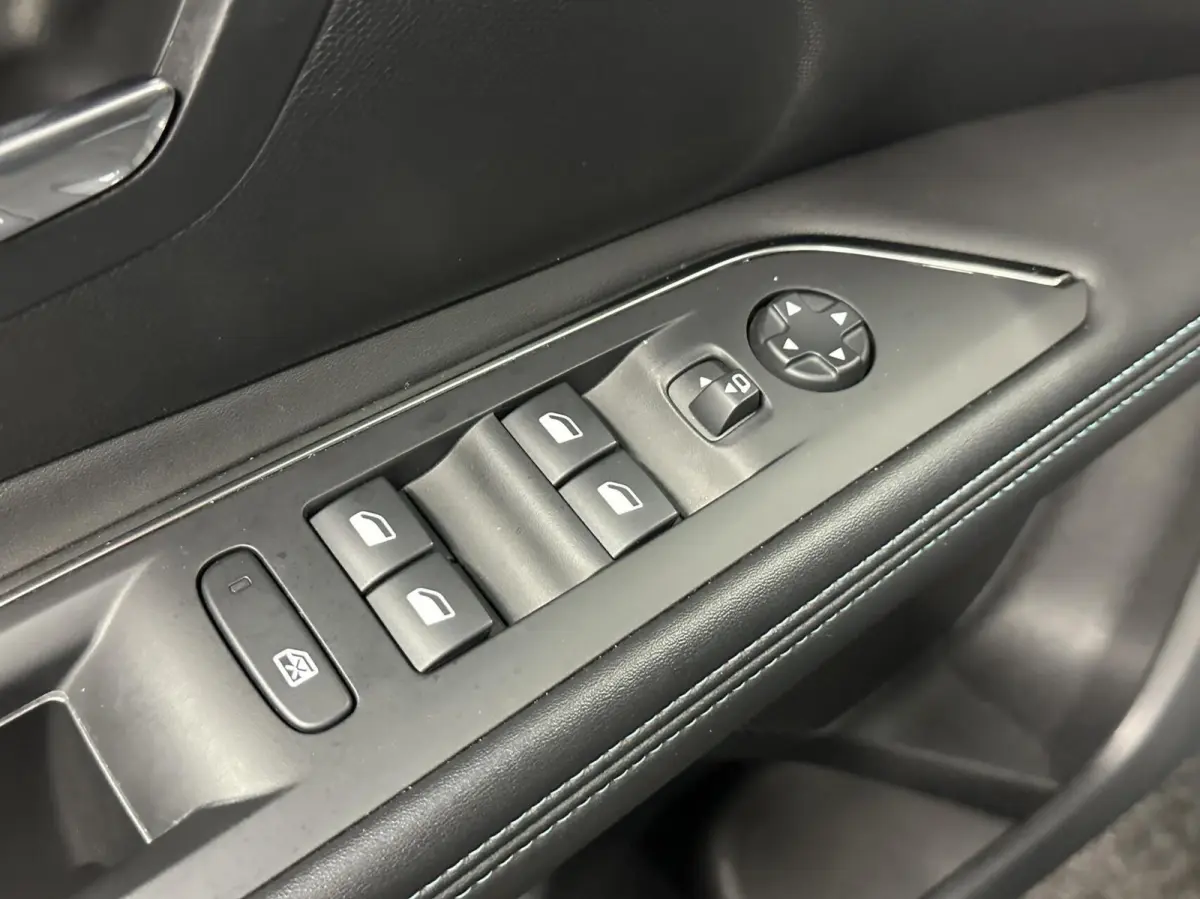 1.6 HYbrid 225 Allure Pack Business CARPLAY NAVI ECC ADAPTIEF CRUISE.