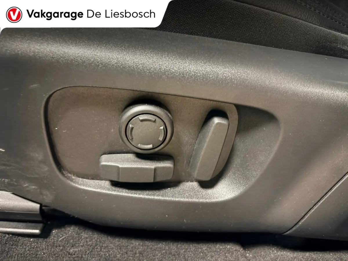 1.5 P300e AWD R-Dynamic SE Leder / Meridian / camera / stoelverwarming