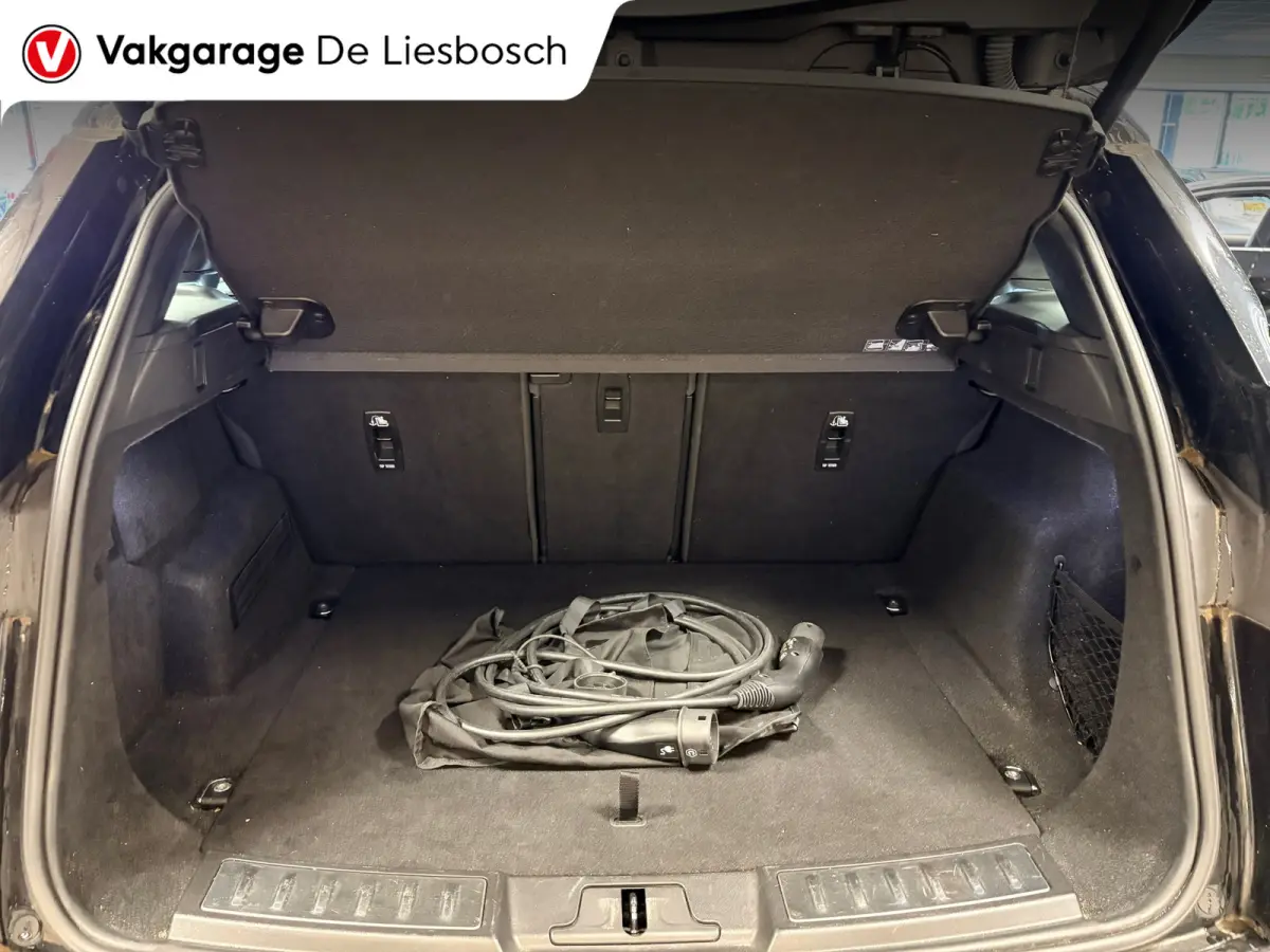 1.5 P300e AWD R-Dynamic SE Leder / Meridian / camera / stoelverwarming