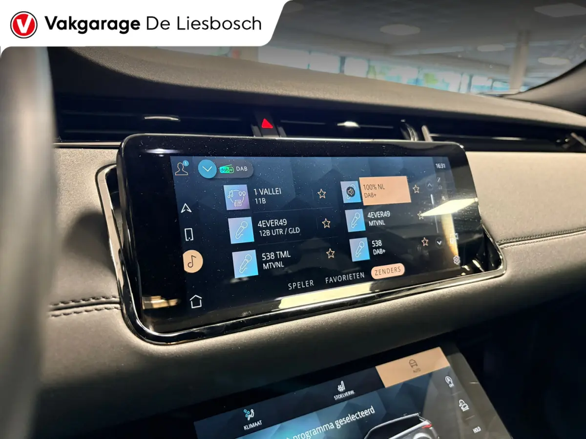 1.5 P300e AWD R-Dynamic SE Leder / Meridian / camera / stoelverwarming