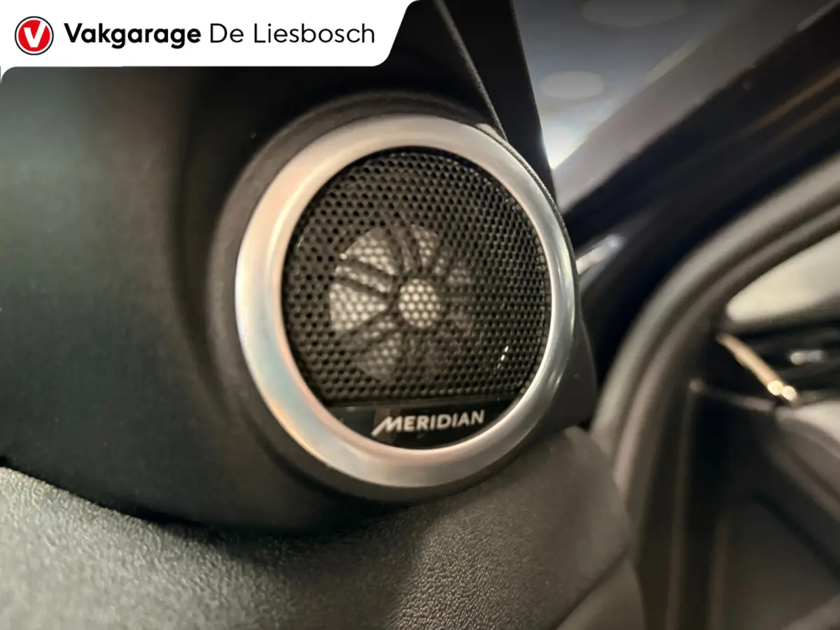 1.5 P300e AWD R-Dynamic SE Leder / Meridian / camera / stoelverwarming