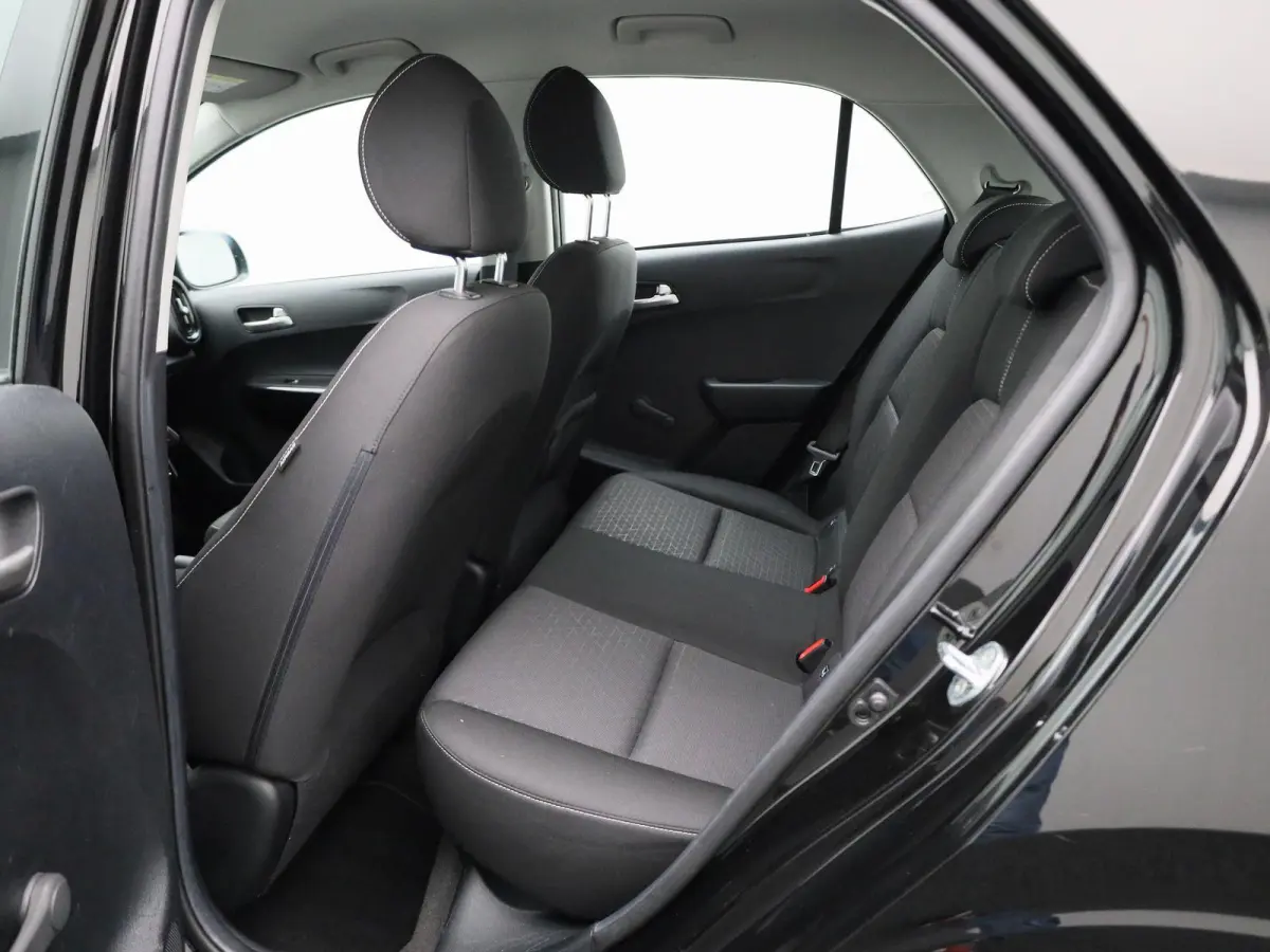 1.0 DPi ComfortLine | APPLE CARPLAY | CRUISE CONTROL | AIRCO | BLUETOOTH | MULTIFUNCTIONEEL STUURWIEL | RADIO | BANDENSPANNINGSENSOREN | 5-DEURS | CENTRALE DEURVERGRENDELING |