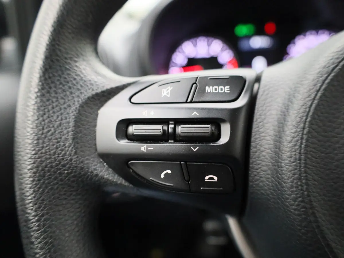 1.0 DPi ComfortLine | APPLE CARPLAY | CRUISE CONTROL | AIRCO | BLUETOOTH | MULTIFUNCTIONEEL STUURWIEL | RADIO | BANDENSPANNINGSENSOREN | 5-DEURS | CENTRALE DEURVERGRENDELING |