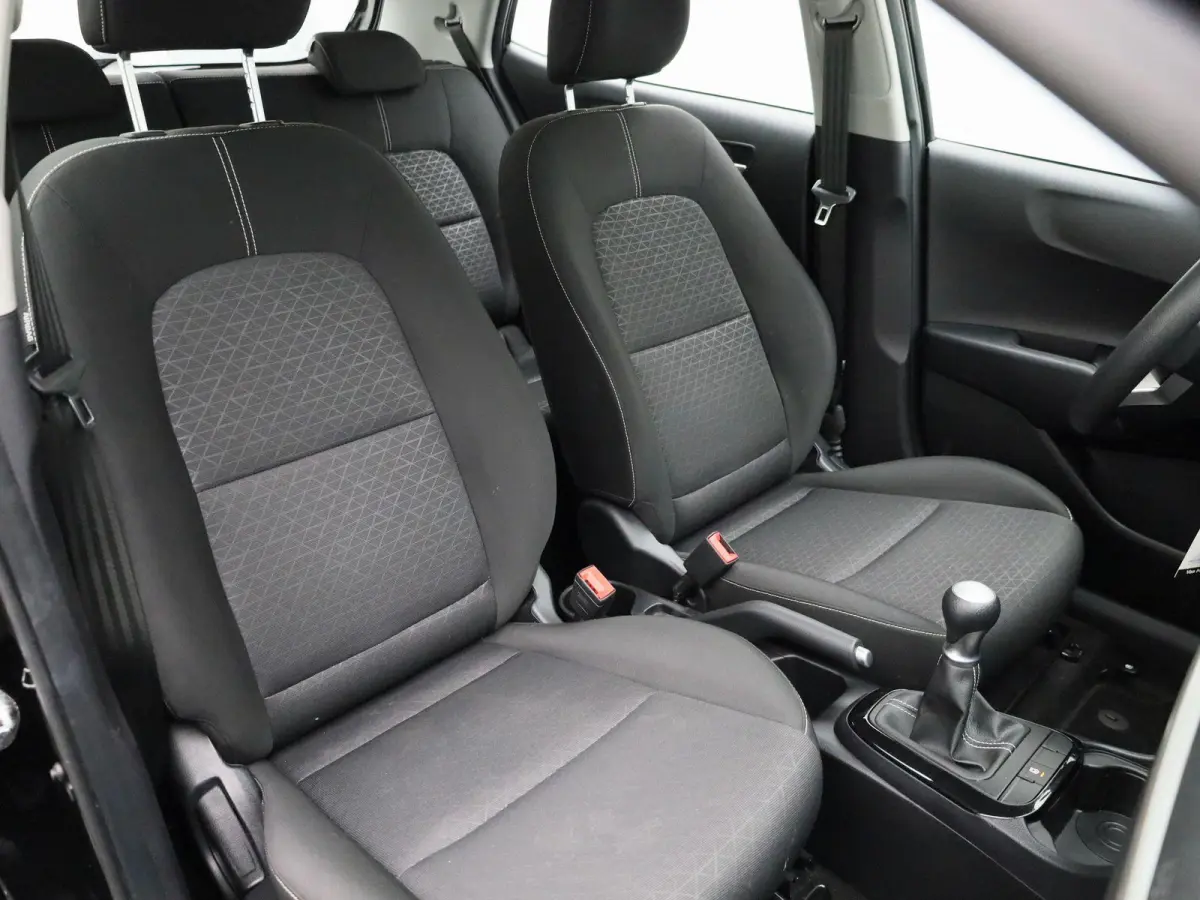 1.0 DPi ComfortLine | APPLE CARPLAY | CRUISE CONTROL | AIRCO | BLUETOOTH | MULTIFUNCTIONEEL STUURWIEL | RADIO | BANDENSPANNINGSENSOREN | 5-DEURS | CENTRALE DEURVERGRENDELING |