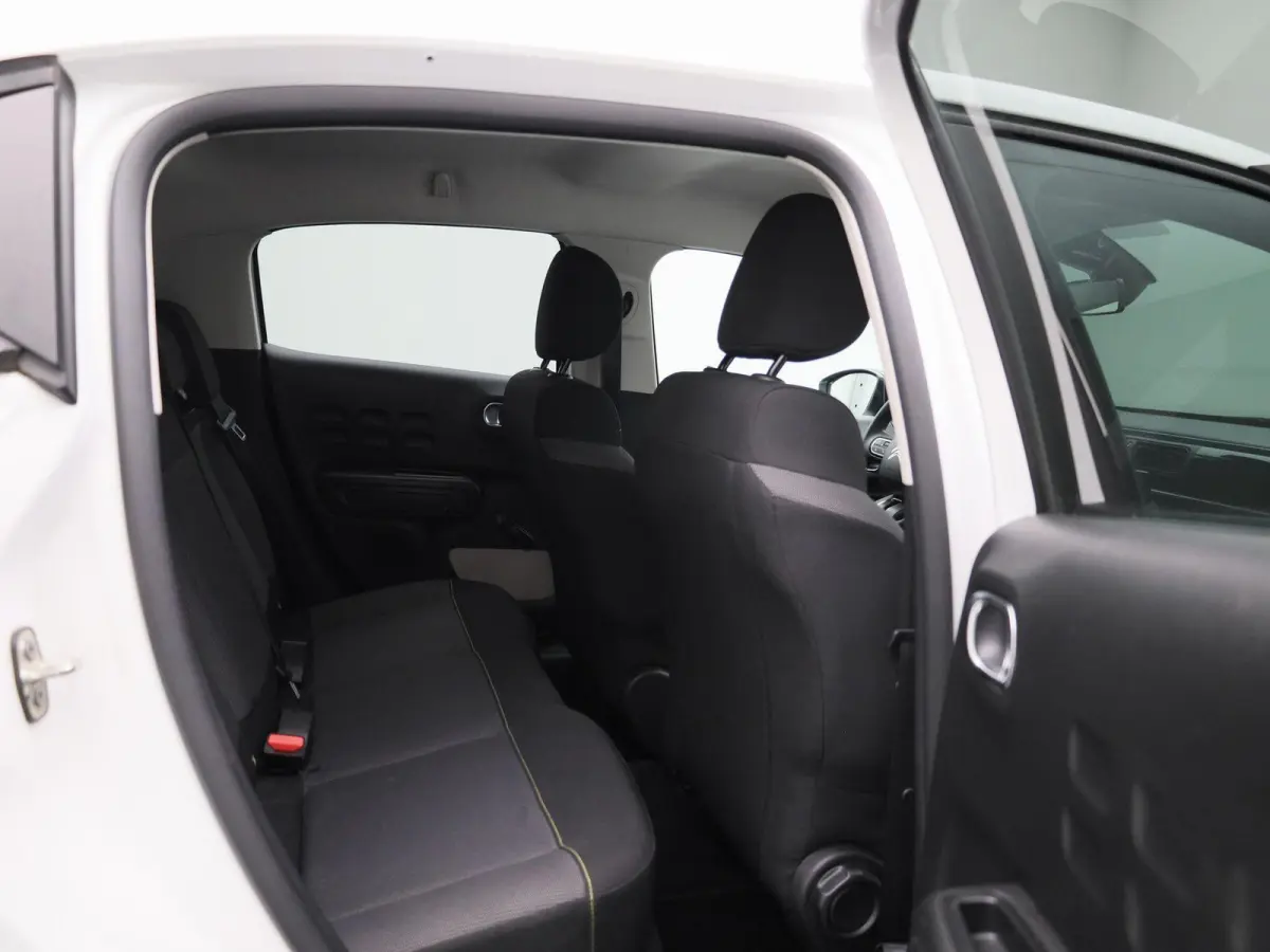 1.2 PureTech Feel | APPLE CARPLAY - ANDROID AUTO | CRUISE CONTROL | AIRCO | LED | PARKEERSENSOREN | NAVIGATIE | DAB RADIO |