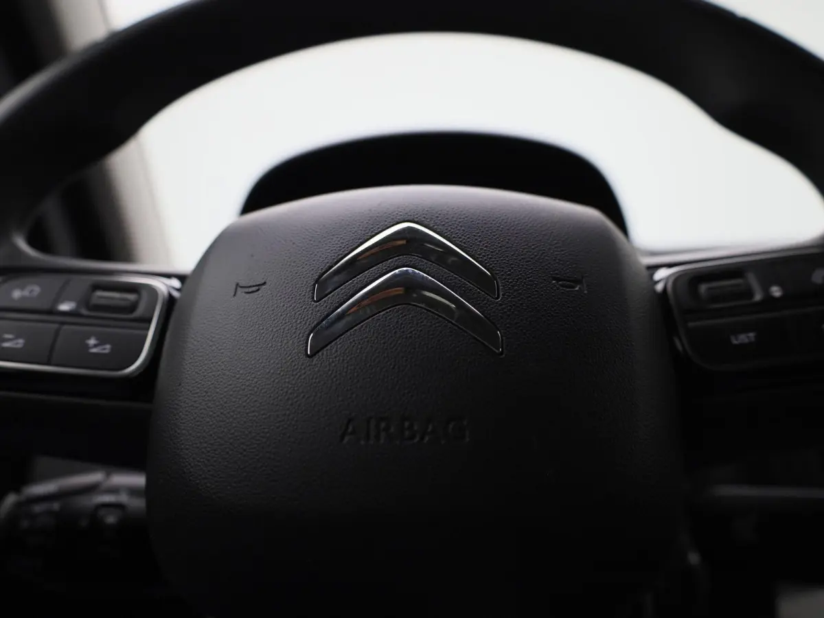 1.2 PureTech Feel | APPLE CARPLAY - ANDROID AUTO | CRUISE CONTROL | AIRCO | LED | PARKEERSENSOREN | NAVIGATIE | DAB RADIO |