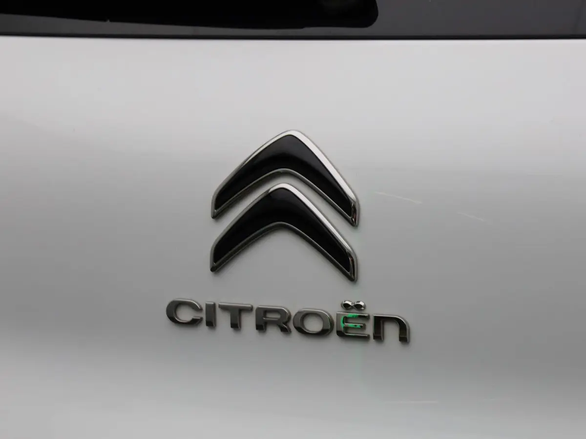 1.2 PureTech Feel | APPLE CARPLAY - ANDROID AUTO | CRUISE CONTROL | AIRCO | LED | PARKEERSENSOREN | NAVIGATIE | DAB RADIO |