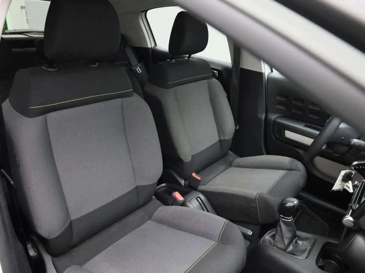 1.2 PureTech Feel | APPLE CARPLAY - ANDROID AUTO | CRUISE CONTROL | AIRCO | LED | PARKEERSENSOREN | NAVIGATIE | DAB RADIO |