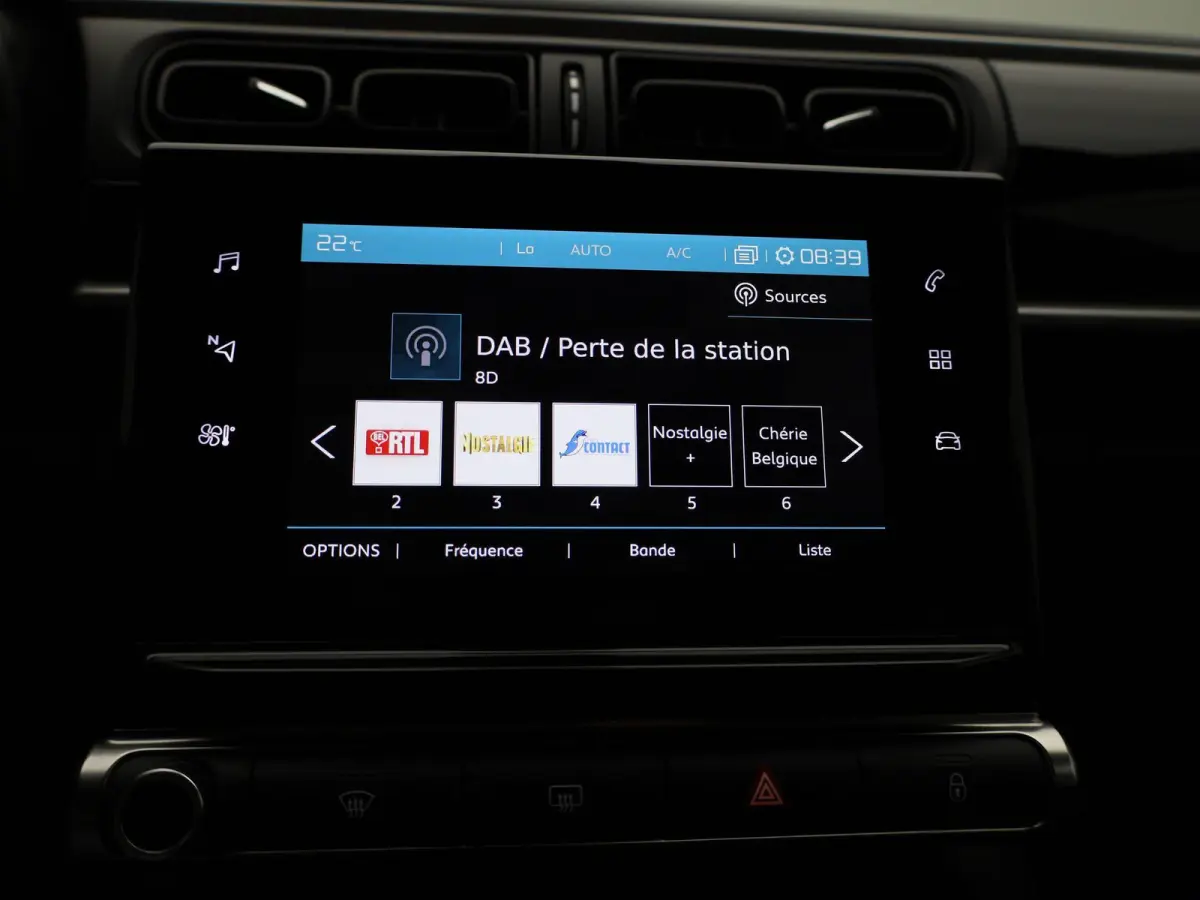 1.2 PureTech Feel | APPLE CARPLAY - ANDROID AUTO | CRUISE CONTROL | AIRCO | LED | PARKEERSENSOREN | NAVIGATIE | DAB RADIO |