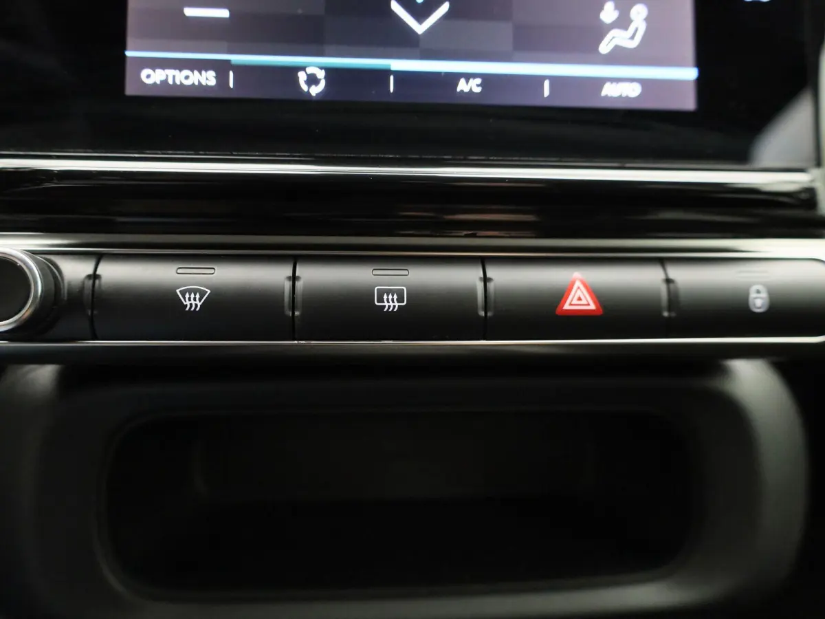 1.2 PureTech Feel | APPLE CARPLAY - ANDROID AUTO | CRUISE CONTROL | AIRCO | LED | PARKEERSENSOREN | NAVIGATIE | DAB RADIO |