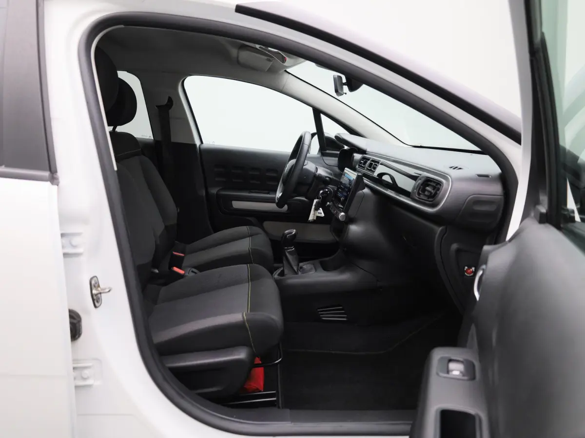 1.2 PureTech Feel | APPLE CARPLAY - ANDROID AUTO | CRUISE CONTROL | AIRCO | LED | PARKEERSENSOREN | NAVIGATIE | DAB RADIO |