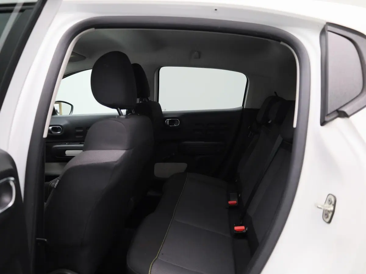 1.2 PureTech Feel | APPLE CARPLAY - ANDROID AUTO | CRUISE CONTROL | AIRCO | LED | PARKEERSENSOREN | NAVIGATIE | DAB RADIO |