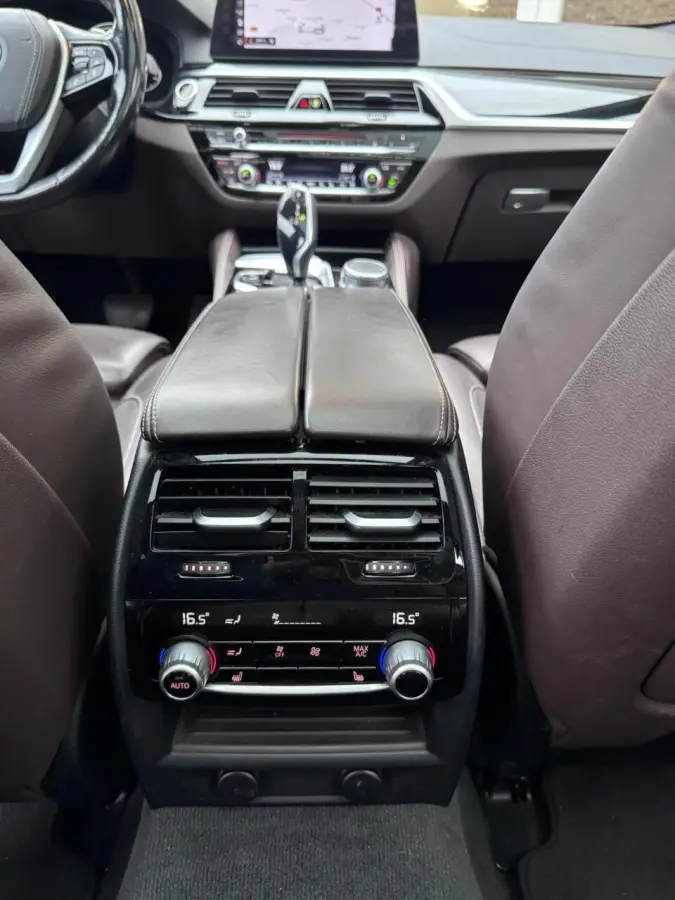 540i 6 cilinder 340pk xDrive High Executive Luxury Line!