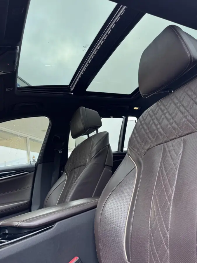 540i 6 cilinder 340pk xDrive High Executive Luxury Line!