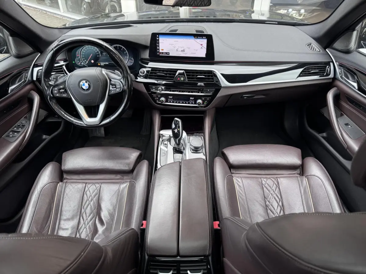 540i 6 cilinder 340pk xDrive High Executive Luxury Line!