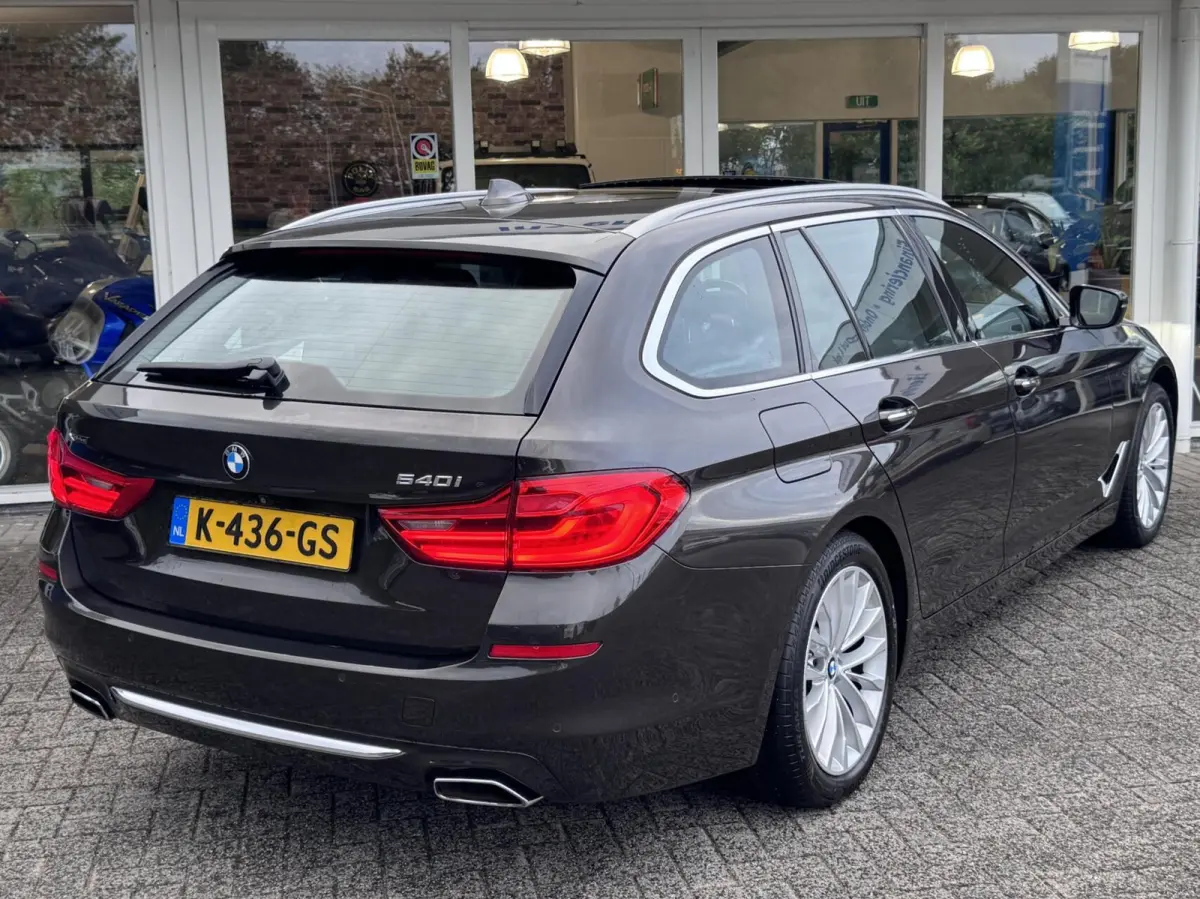 540i 6 cilinder 340pk xDrive High Executive Luxury Line!