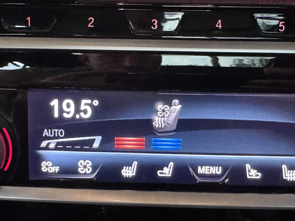 540i 6 cilinder 340pk xDrive High Executive Luxury Line!